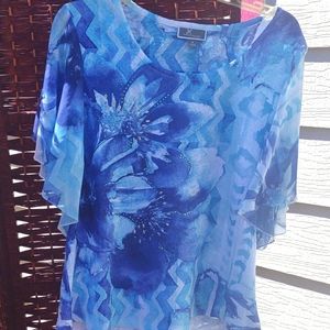 Summer blouse . Lightweight material size s . By M collection petite. Never worn